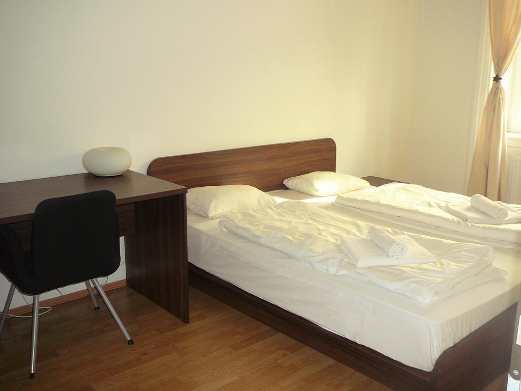 Lion Apartments Medena, Big Size, High Ceilings ブラチスラヴァ エクステリア 写真
