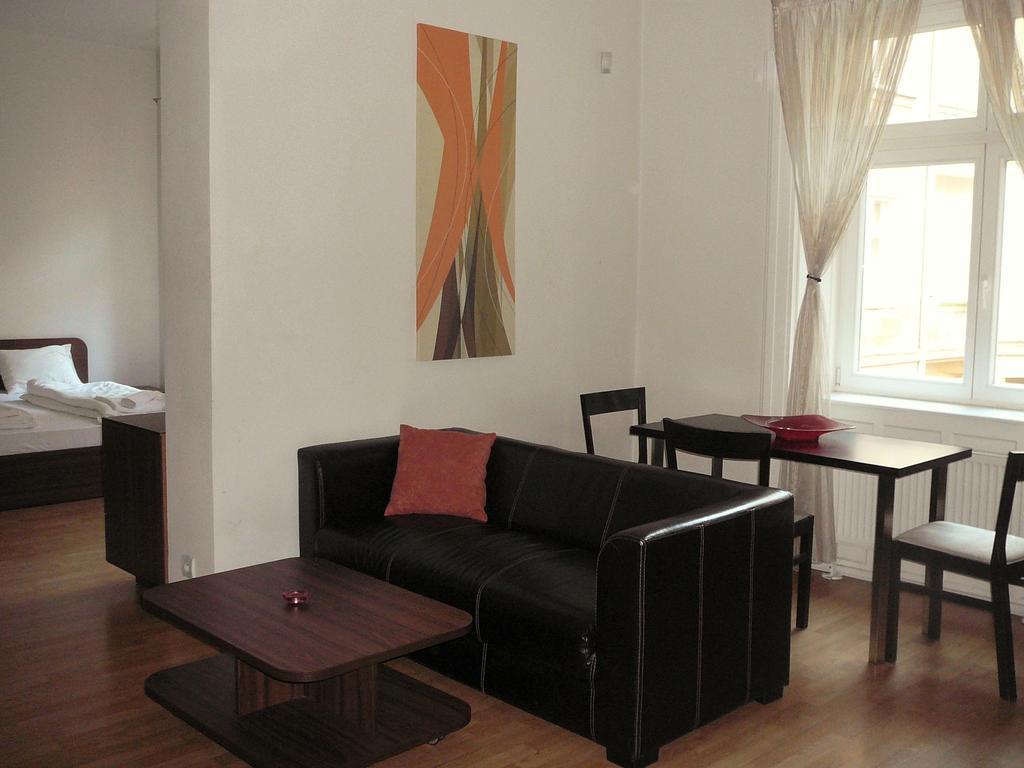 Lion Apartments Medena, Big Size, High Ceilings ブラチスラヴァ エクステリア 写真